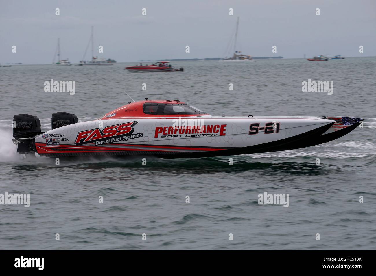 Motorboat offshore ocean race hi-res stock photography and images - Alamy