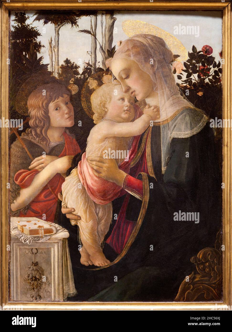 la Vierge et l'Enfant avec le jeune saint Jean Baptiste, Peinture de Alessandro Filipepi, dit Botticelli (1445-1510). Paris, Musee du Louvre. Stock Photo