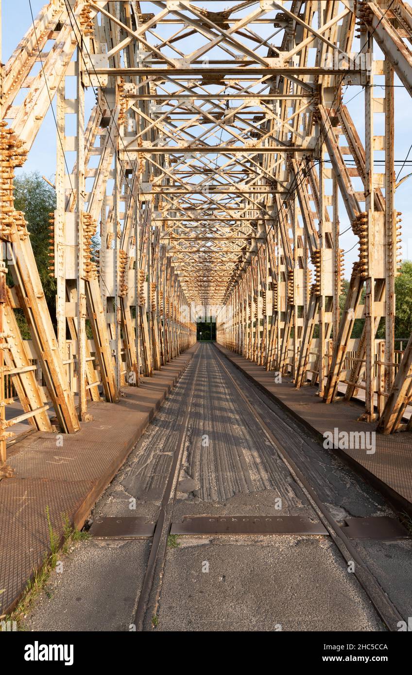 Old railroad bridge hi-res stock photography and images - Alamy