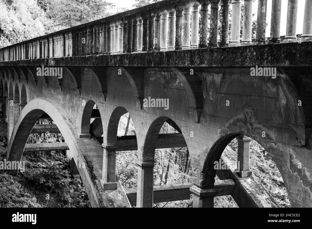 Old stone arched bridge Black and White Stock Photos & Images - Alamy