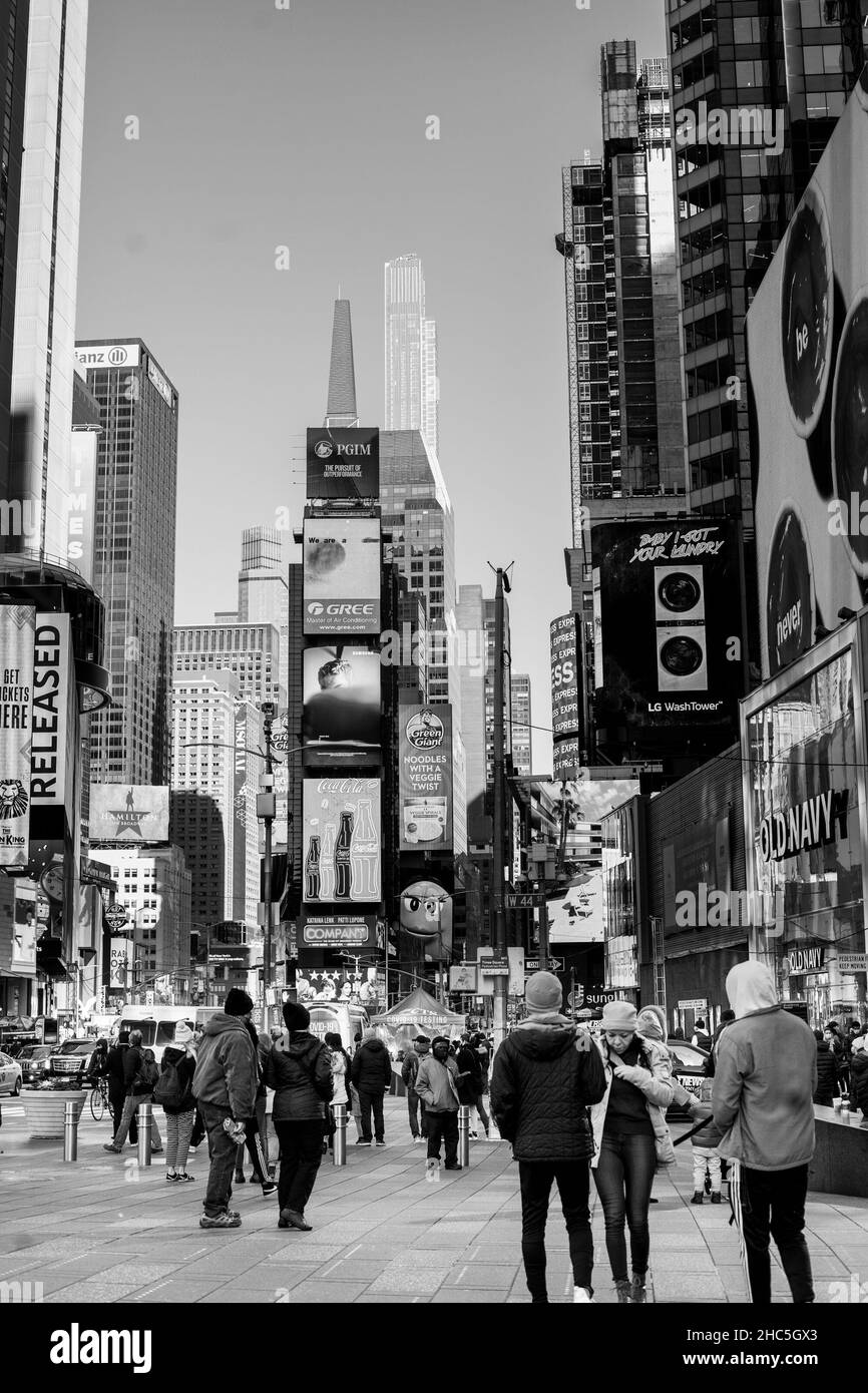 COVID-19 Pandemic Omicron wave Daily Life in New York City Stock Photo ...