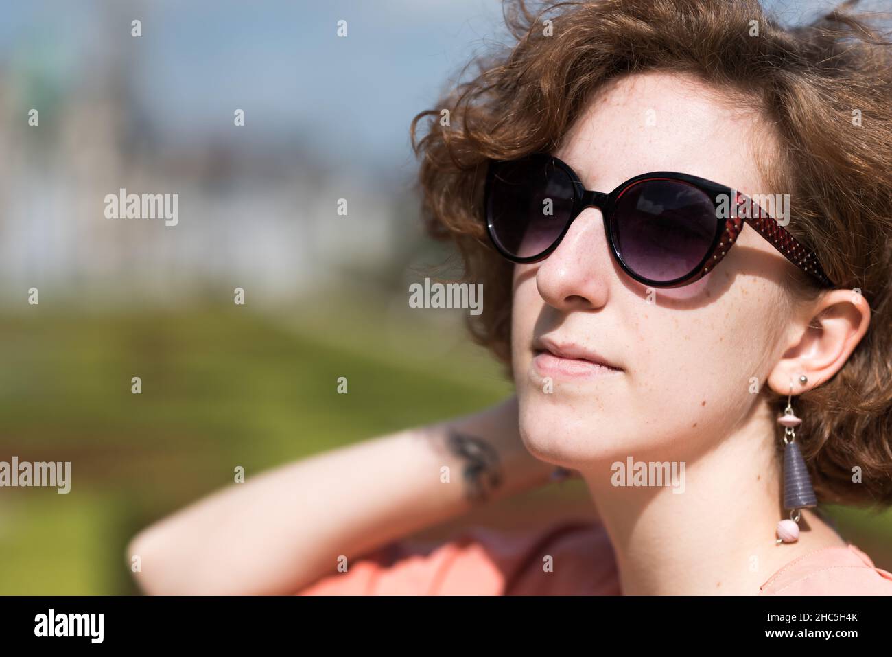 Head shot of a redhead girl with freckles Stock Photo - Alamy