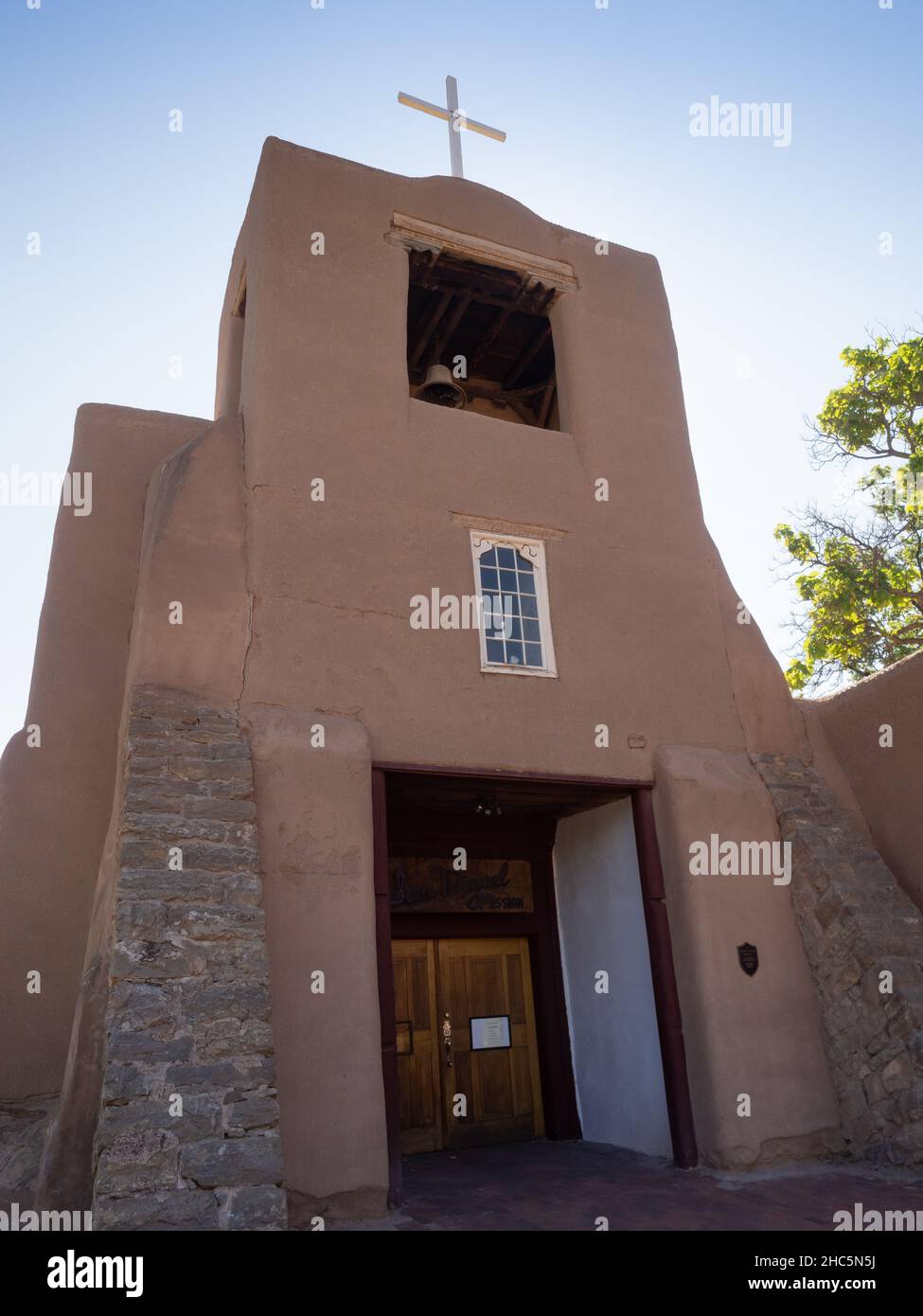 Adobe flying buttress architecture hi-res stock photography and images ...