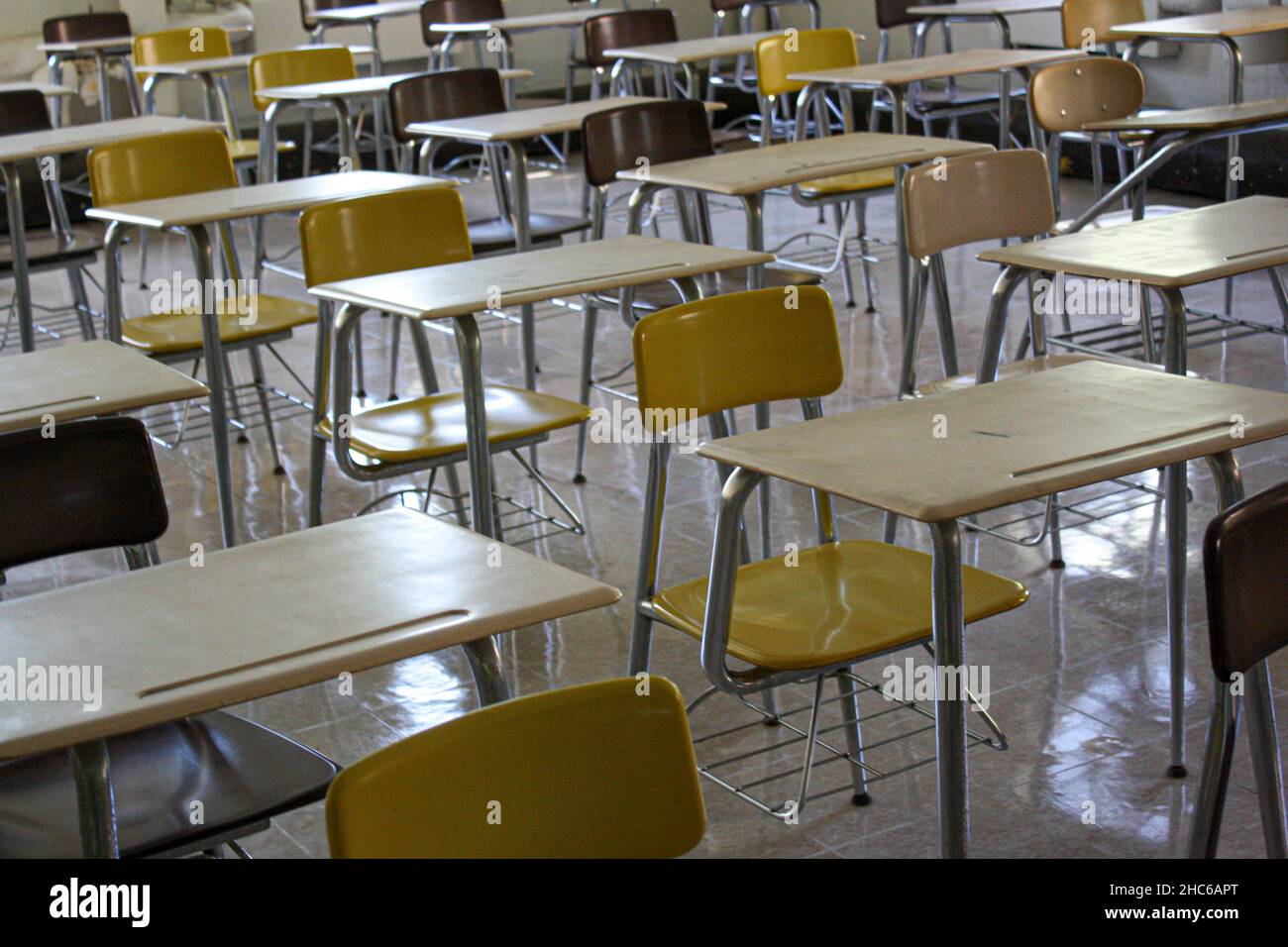 Empty desks in an empty classroom Stock Photo Alamy
