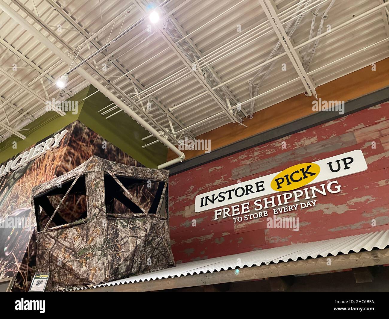 Cabela's hi-res stock photography and images - Alamy