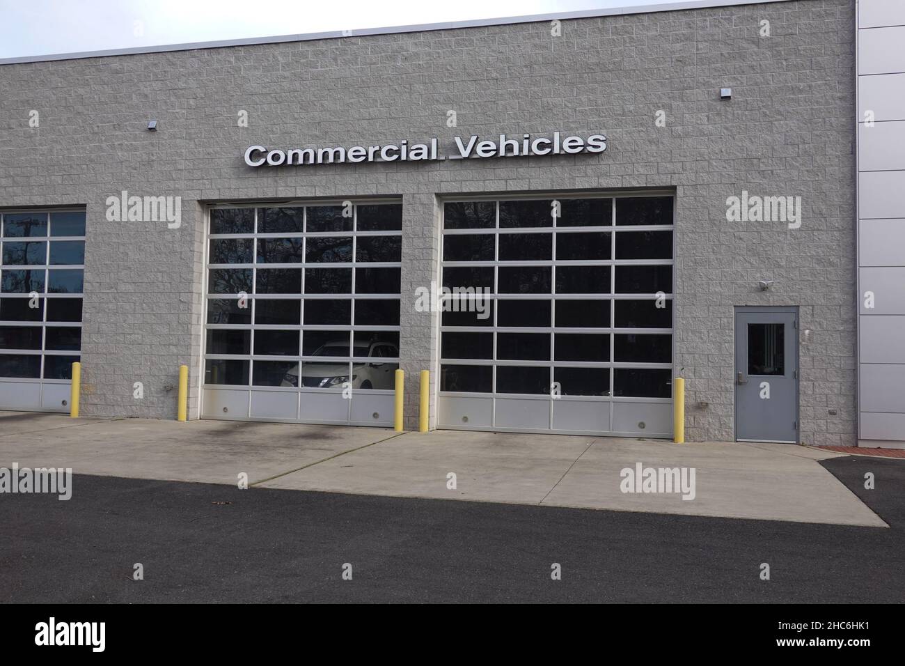 Commercial vehicle repair hi-res stock photography and images - Alamy