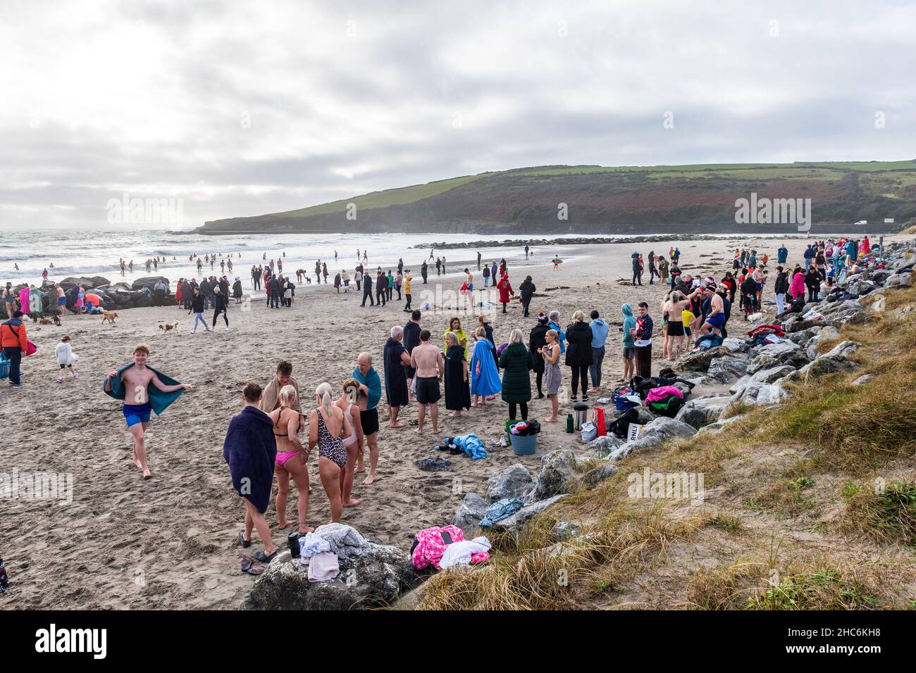 Rosscarbery, West Cork, Ireland. 25th Dec, 2021. Hundreds of people descended on The Warren Beach this morning to partake in a Christmas swim in aid of Rosscarbery Social Services & CRY (Cardiac Risk in the Young). Credit: AG News/Alamy Live News Stock Photo