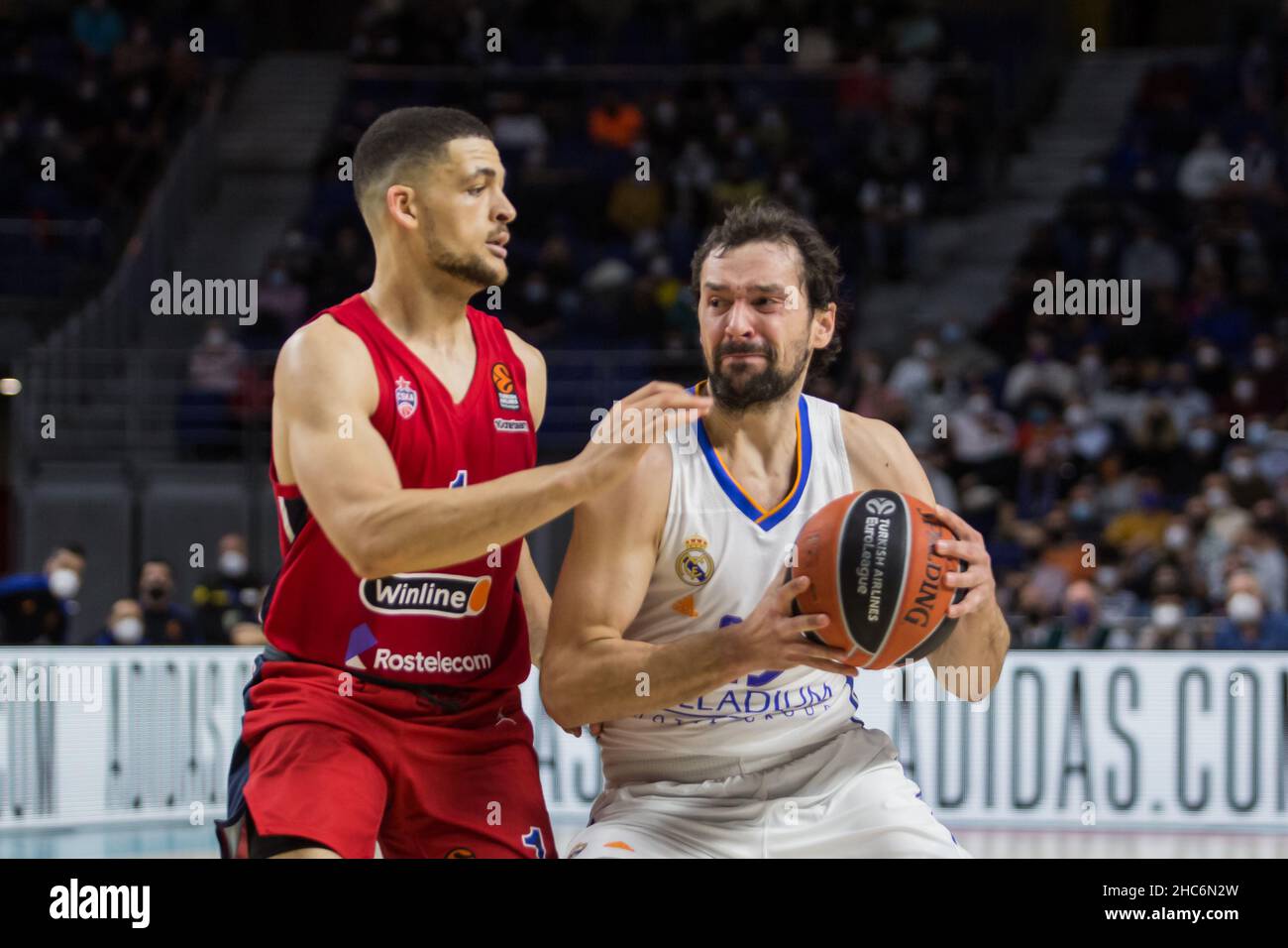 Madrid, Spain. 23rd Dec, 2021. Sergio Llull (R) and Ifee Lundberg (L) during Real Madrid victory over CSKA Moscow (71 - 65) in Turkish Airlines Euroleague regular season (round 17) celebrated in Madrid (Spain) at Wizink Center. December 23rd 2021. (Photo by Juan Carlos García Mate/Pacific Press/Sipa USA) Credit: Sipa USA/Alamy Live News Stock Photo