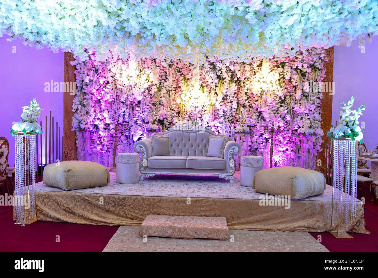 Wedding reception sofa new arrivals