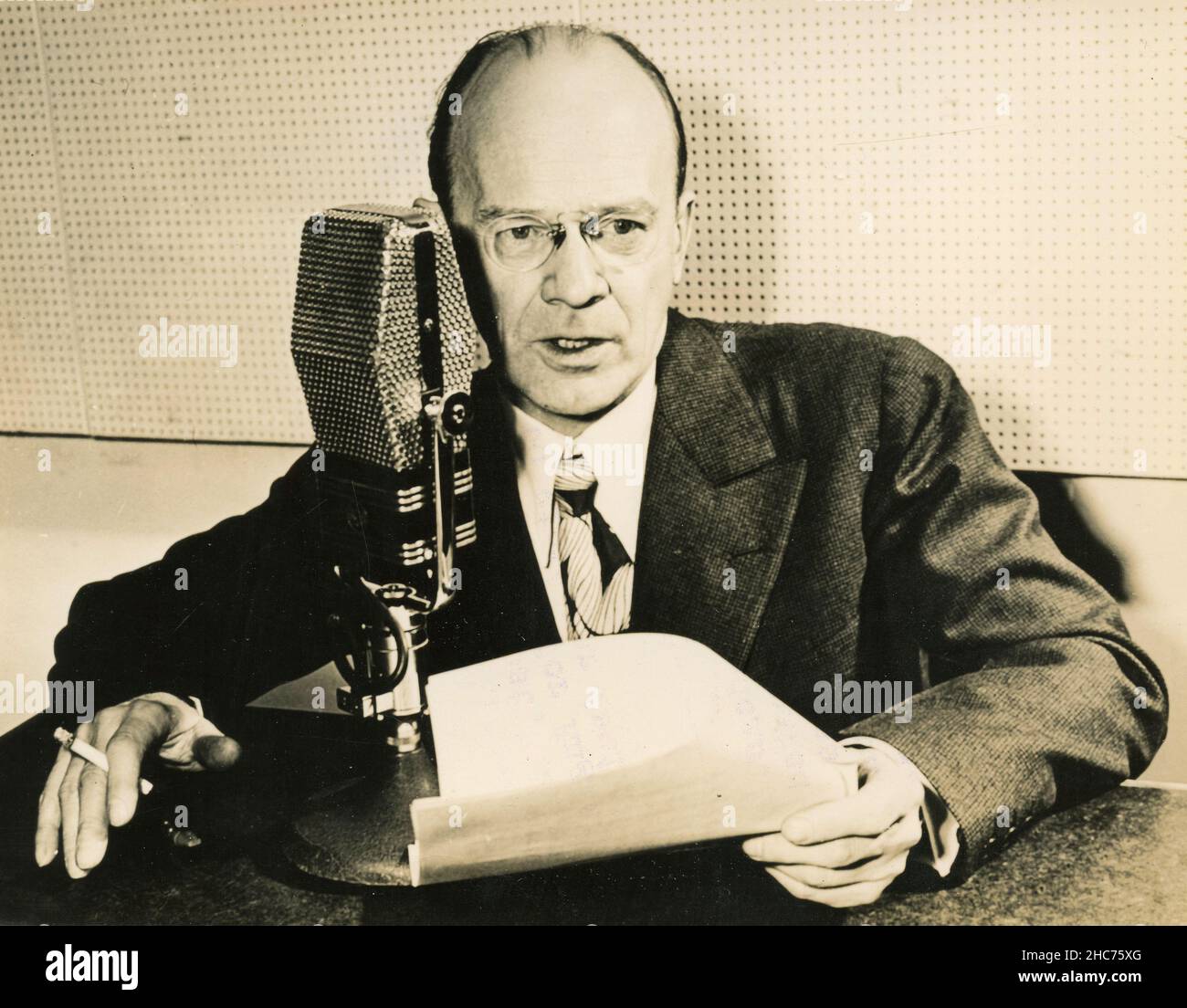 American music critic Deems Taylor on air, USA 1950s Stock Photo