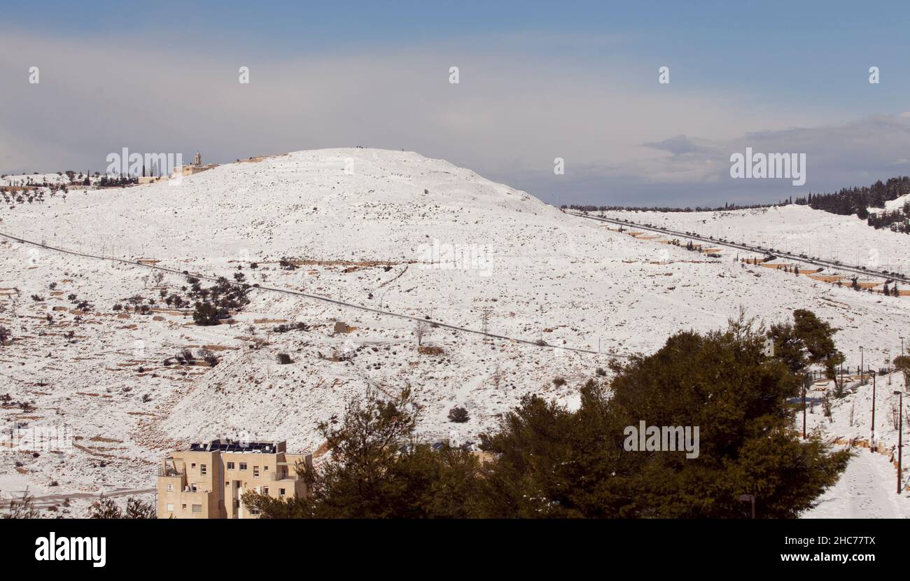 Snow in Jerusalem and the surrounding mountains Stock Photo - Alamy