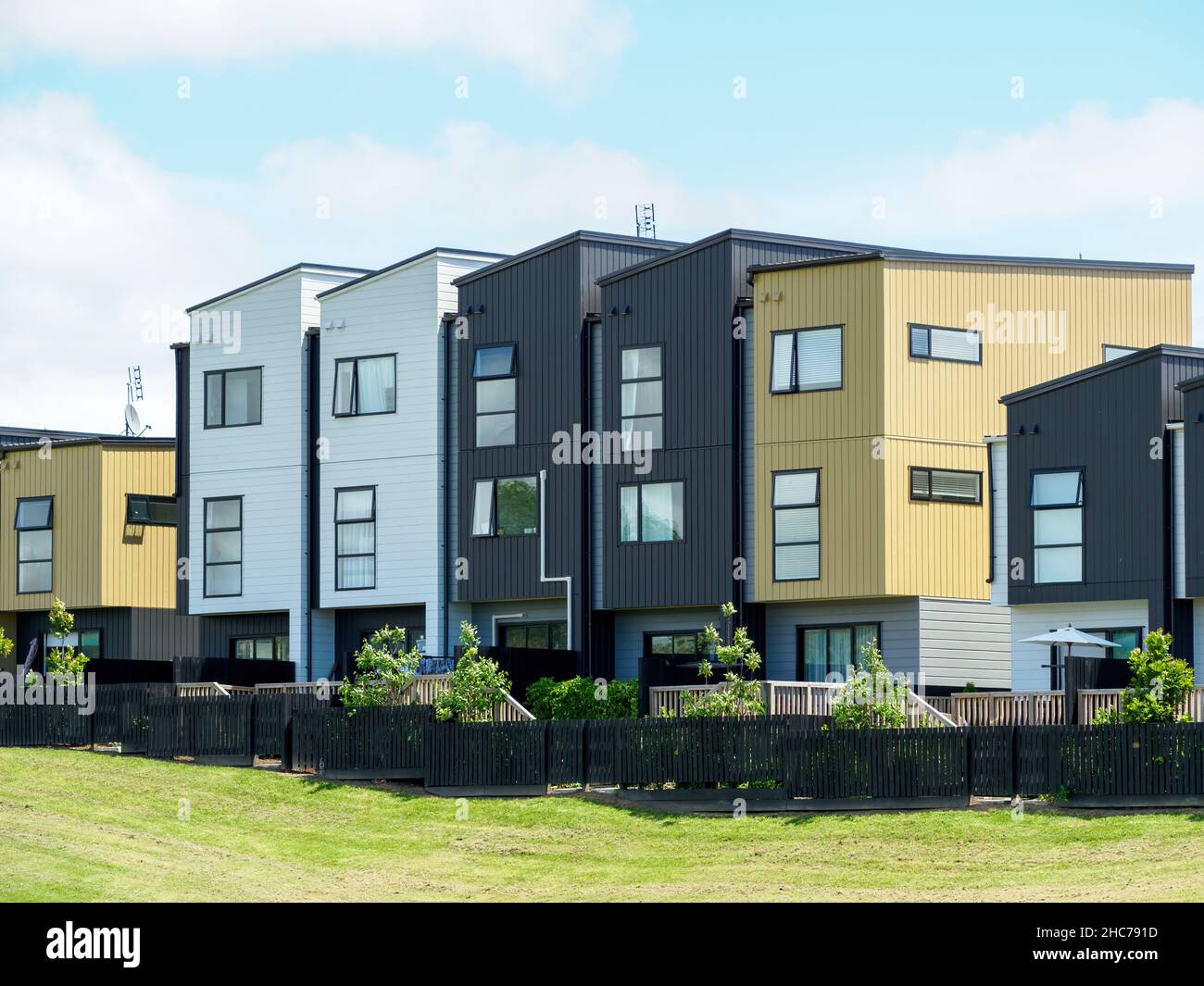 Modern townhouses in East Tamaki, Auckland Stock Photo Alamy