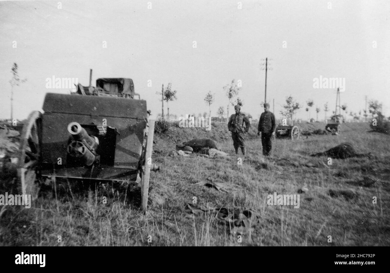 WWII WW2 german soldiers invades Poland - Tomaszów Lubelski, Poland 09/22/1939 - polish abandon weapons and cannons Stock Photo