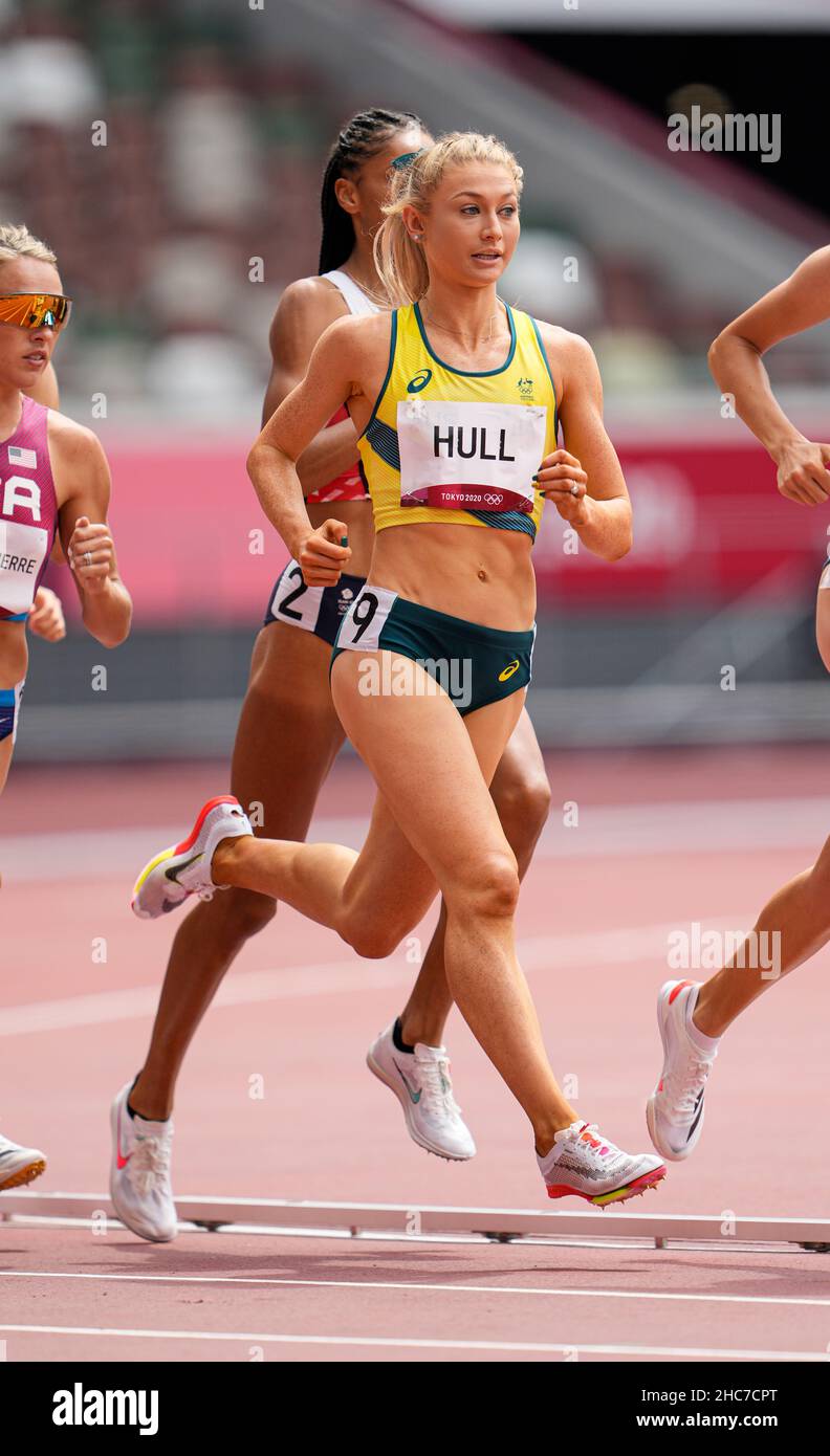 Jessica Hull participating in the 1500 meters with at the Tokyo 2020 ...