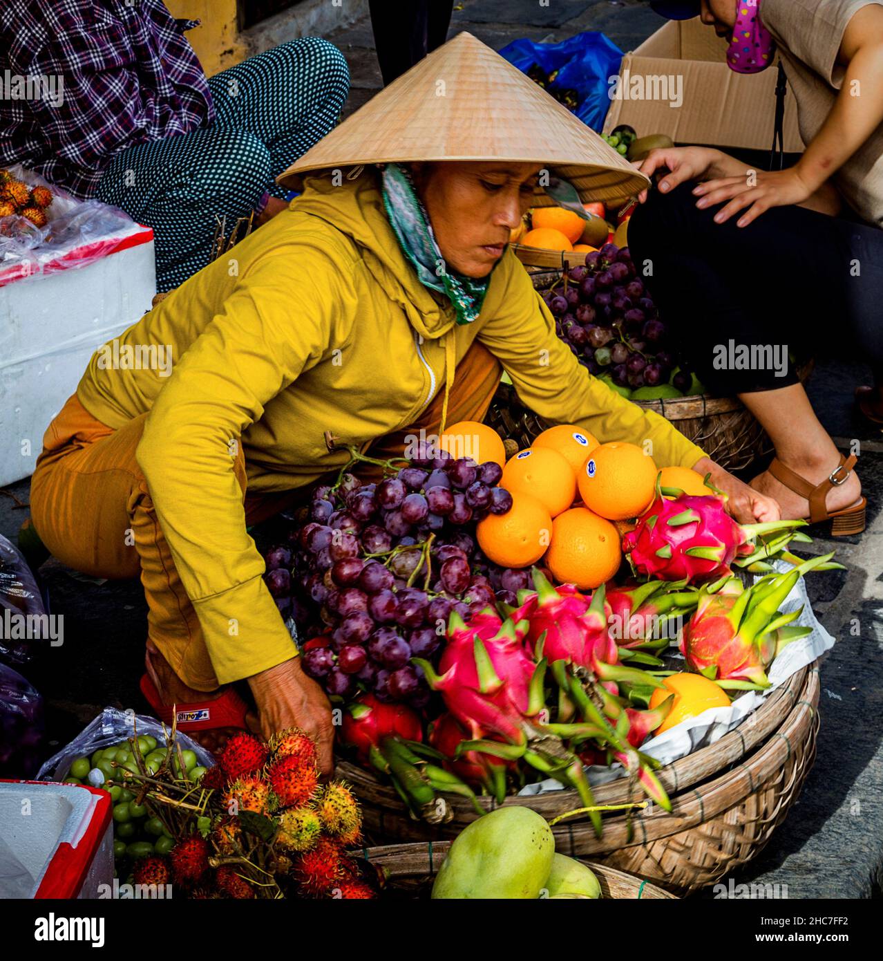 Overloaded with fruit hi-res stock photography and images - Alamy