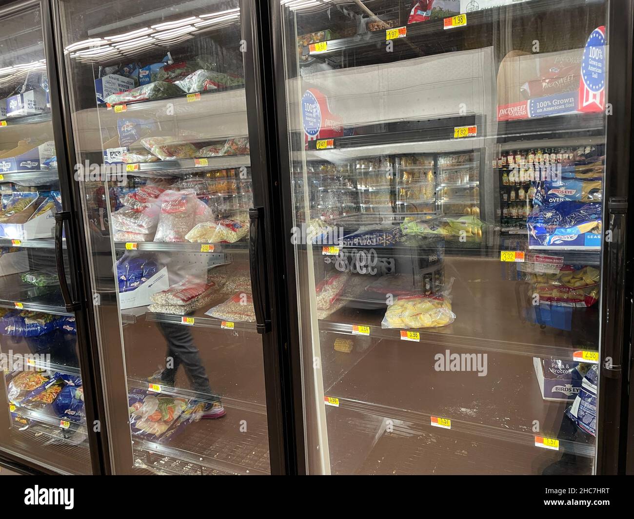 Augusta, Ga USA 12 24 21 Walmart retail grocery store interior