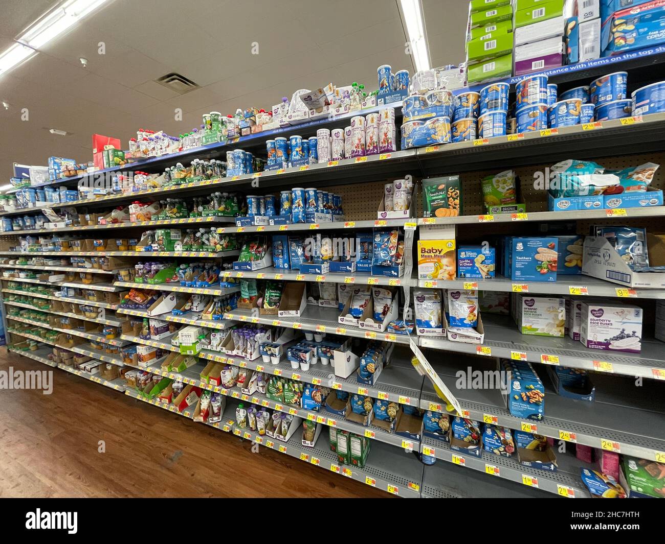 Augusta, Ga USA 12 24 21 Walmart retail grocery store interior