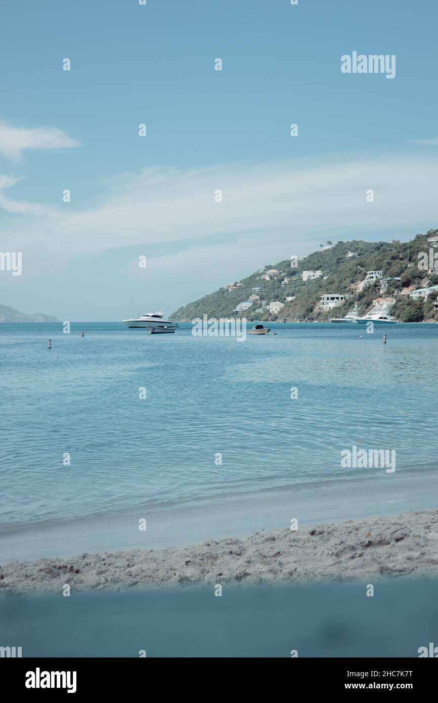 Vertical shot ship beach hi-res stock photography and images - Alamy