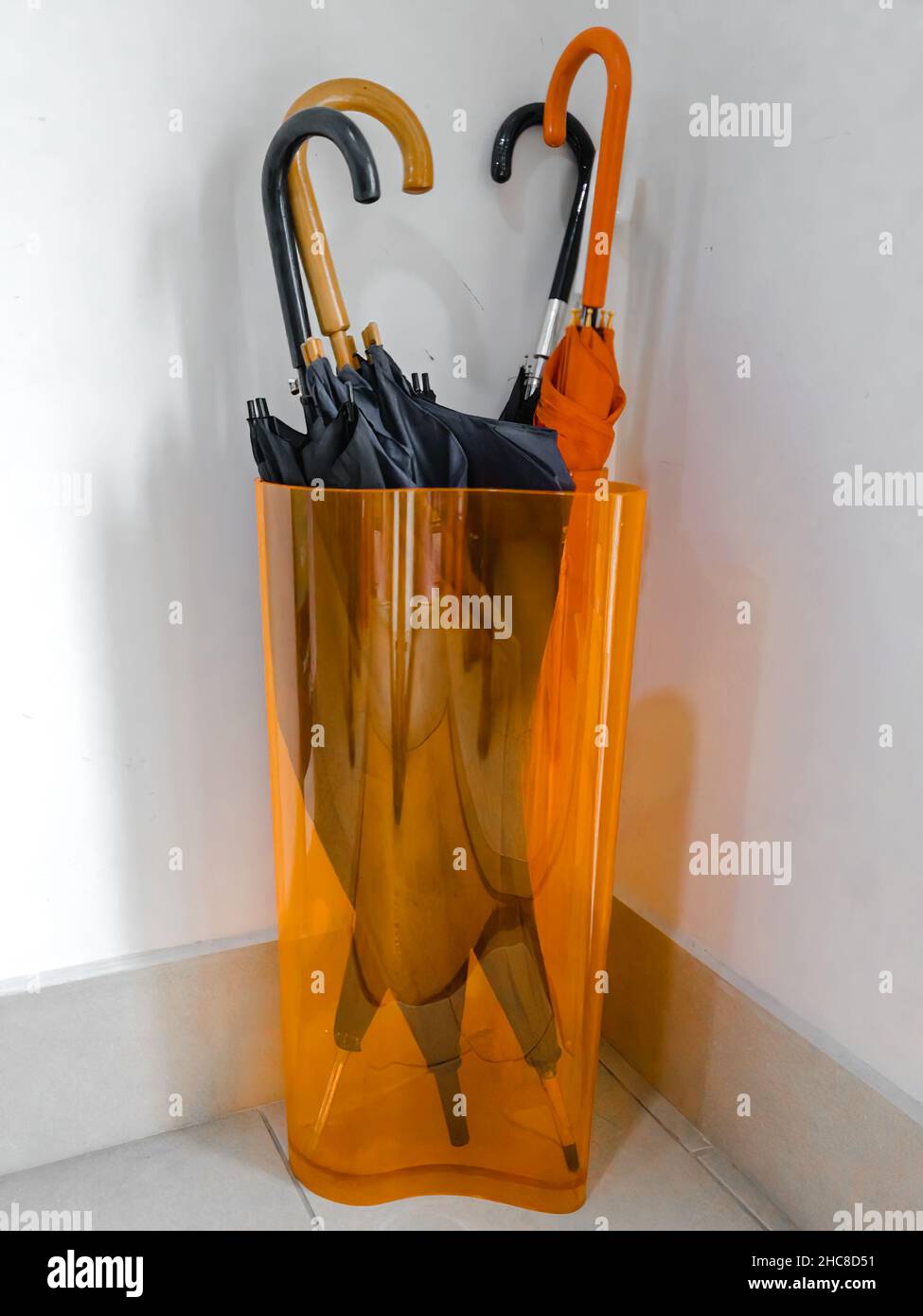 Umbrella stand hires stock photography and images Alamy
