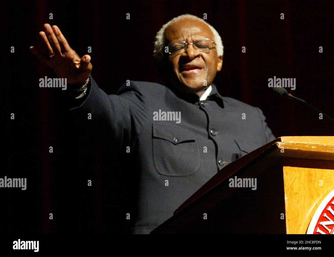 Arlington, USA. 25th Mar, 2004. KRT STAND ALONE US NEWS STORY SLUGGED: TUTU KRT PHOTO BY STEWART F. HOUSE/FORT WORTH STAR-TELEGRAM (DALLAS OUT) (March 26) Archbishop Desmond Tutu of South Africa speaks on Thursday, March 25, 2004, at the University of Texas at Arlington in Arlington, Texas. (Photo by gsb) 2004 Credit: Sipa USA/Alamy Live News Stock Photo