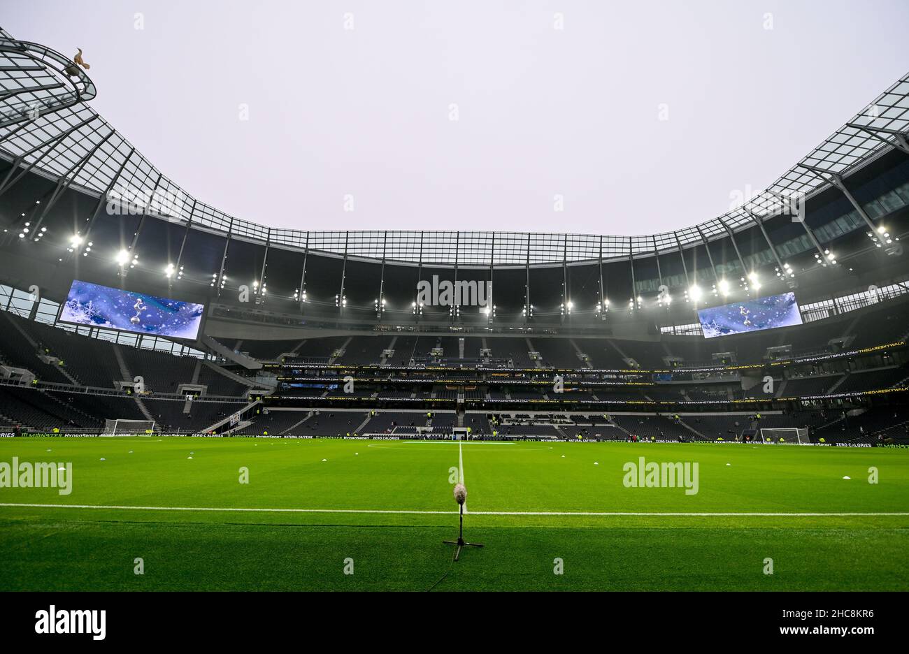 Tottenham hotspur stadium view hi-res stock photography and images - Alamy