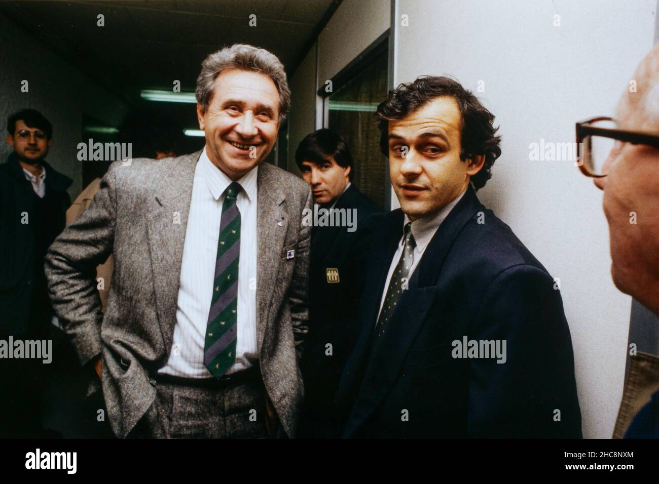 Carte Panini Football 1994 – Michel Platini N°16 – France – Très Bon état