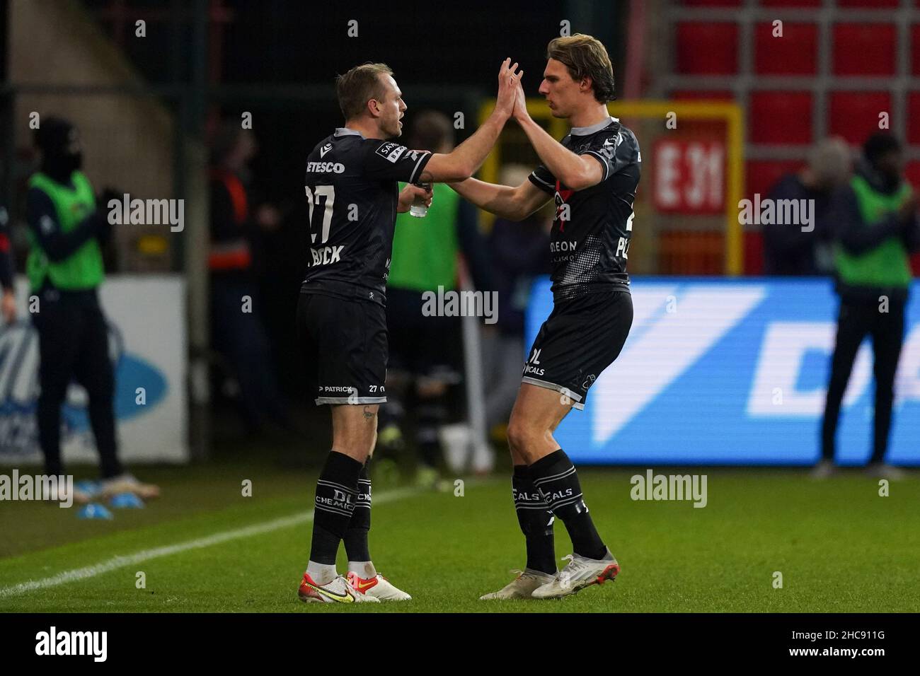 Anderlecht's Yari Verschaeren and OHL's Manderla Lamine Keita