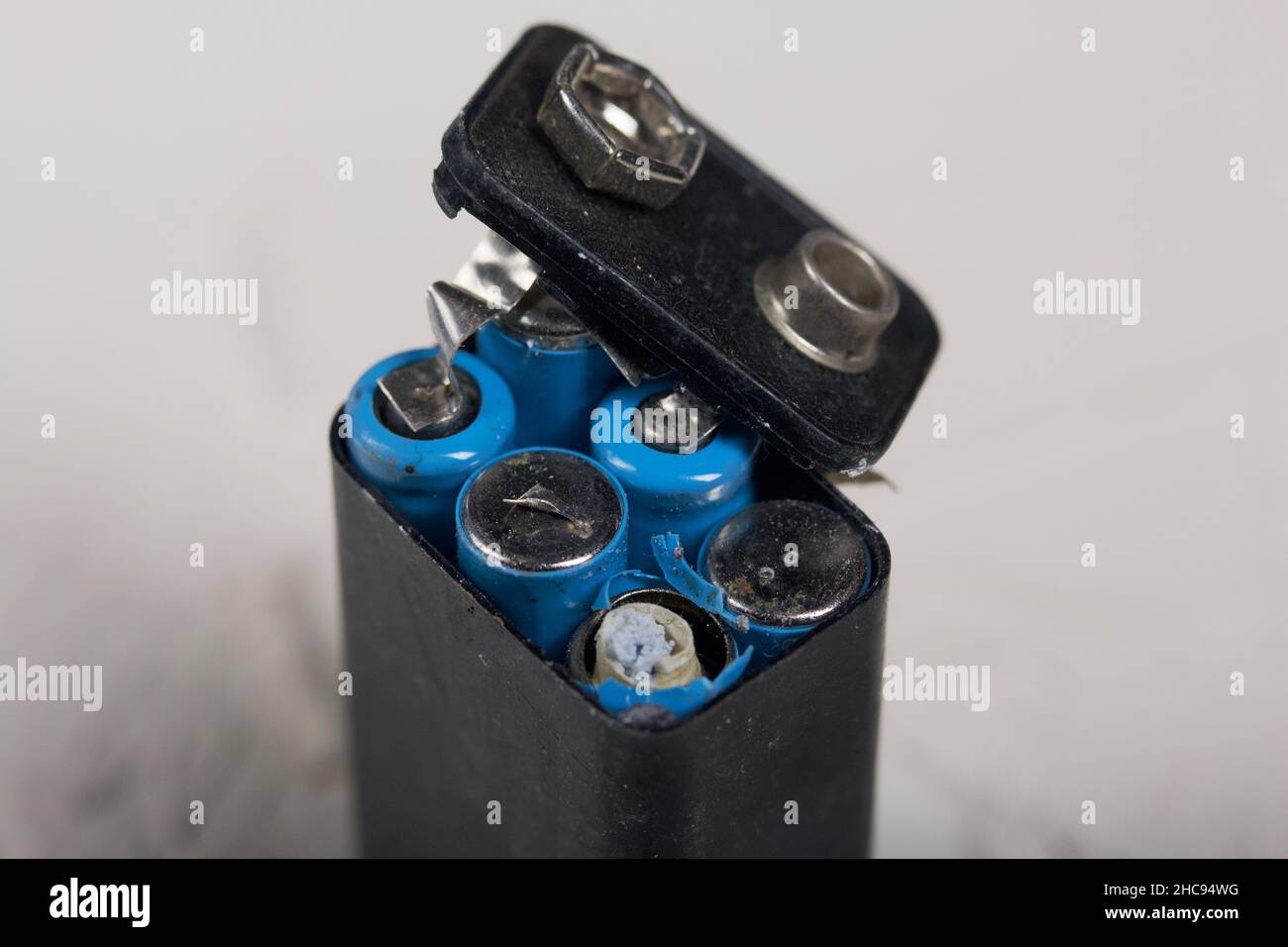 Waste batteries. Batteries and accumulators for disposal. Recycling of