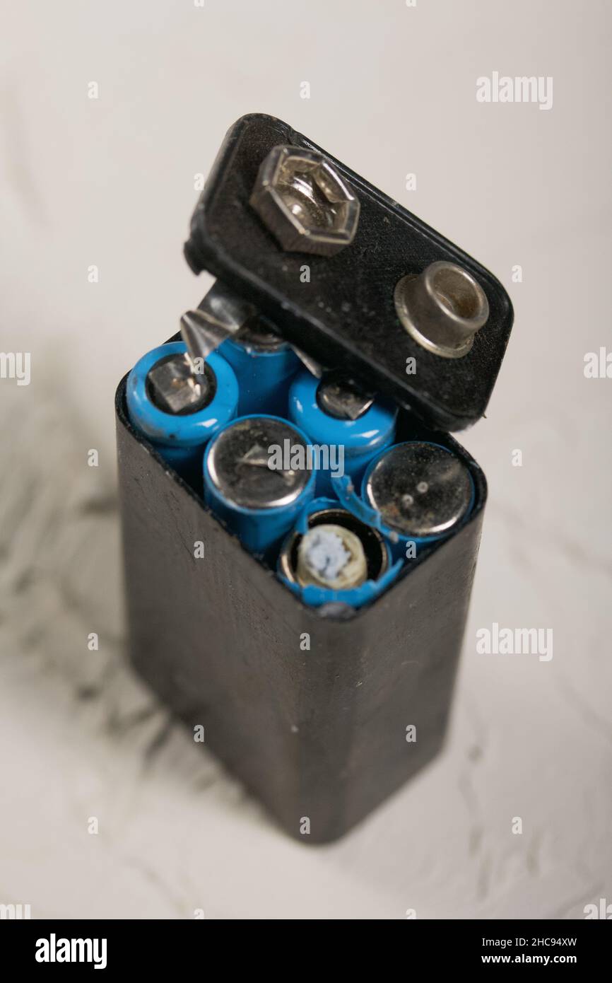 Waste batteries. Batteries and accumulators for disposal. Recycling of