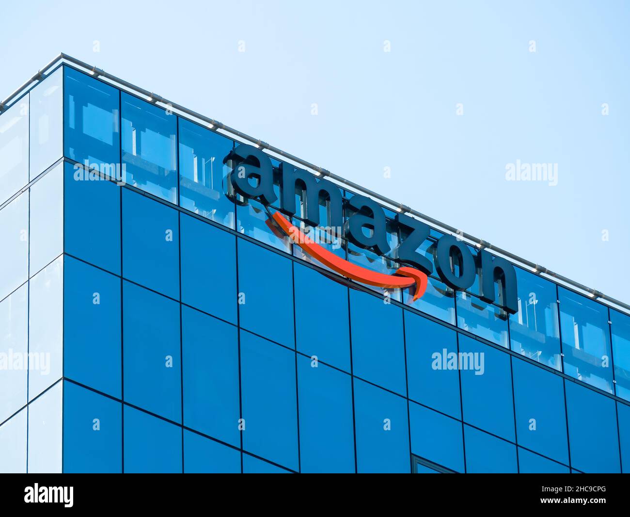 Amazon Building Logo High Resolution Stock Photography and Images - Alamy
