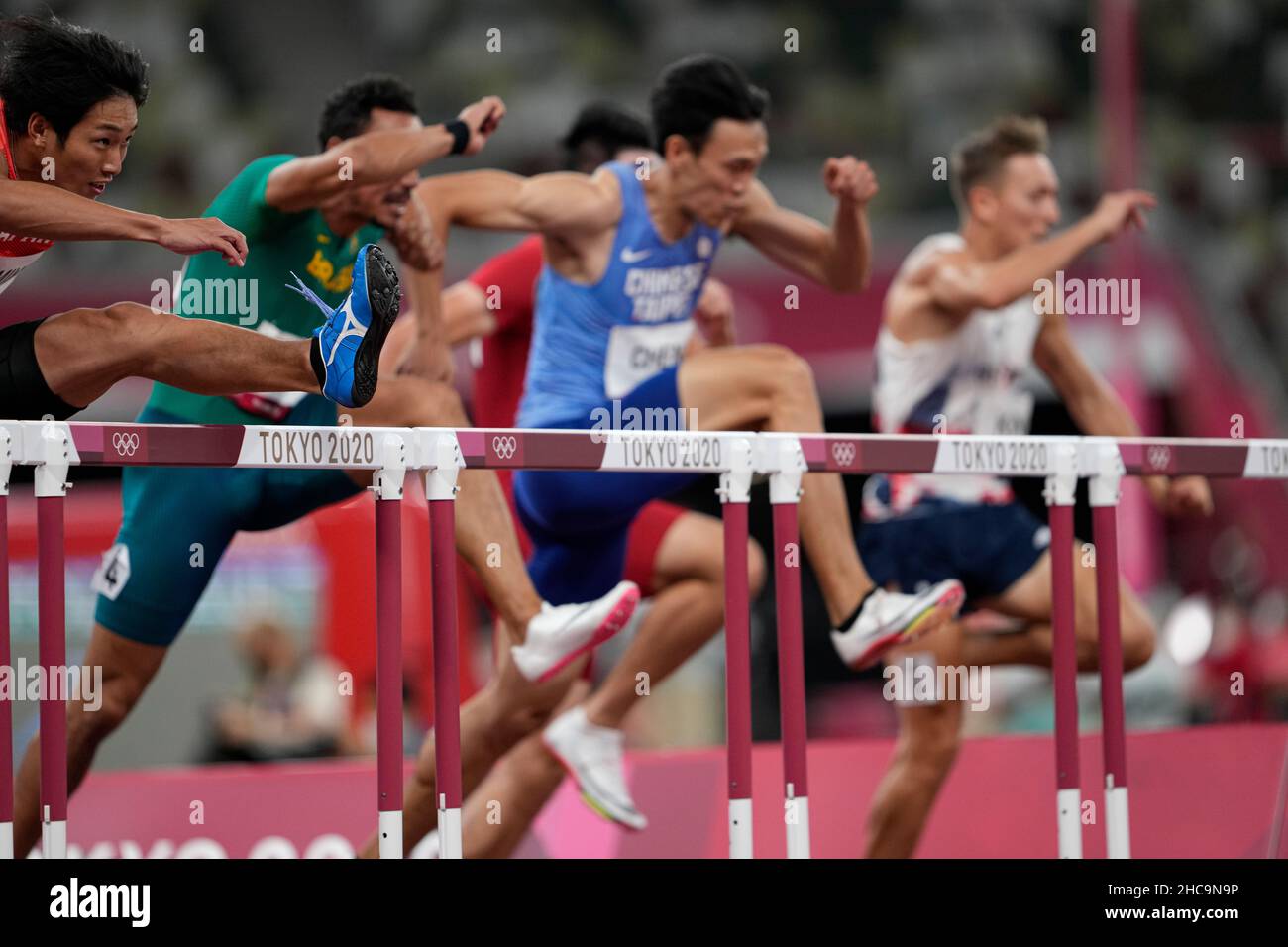 Hurdles race at the 2020 Tokyo Olympics Stock Photo Alamy
