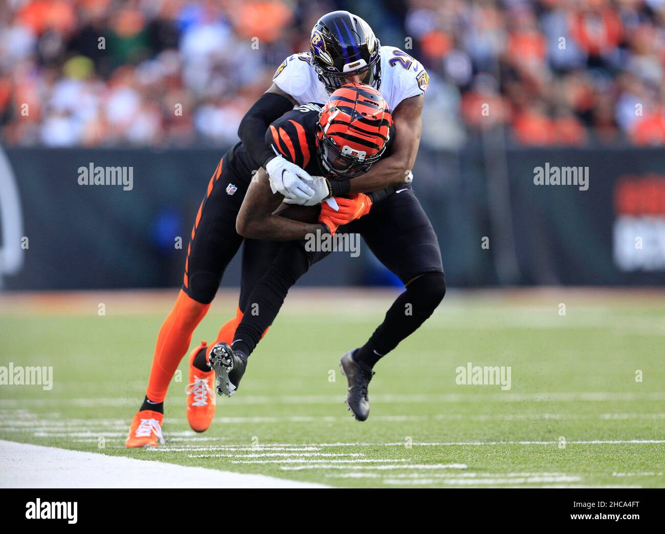 Cincinnati Bengals wide receiver Tee Higgins (85) plays during an NFL  football game against the Atlanta Falcons, Sunday, Oct. 23, 2022, in  Cincinnati. (AP Photo/Jeff Dean Stock Photo - Alamy