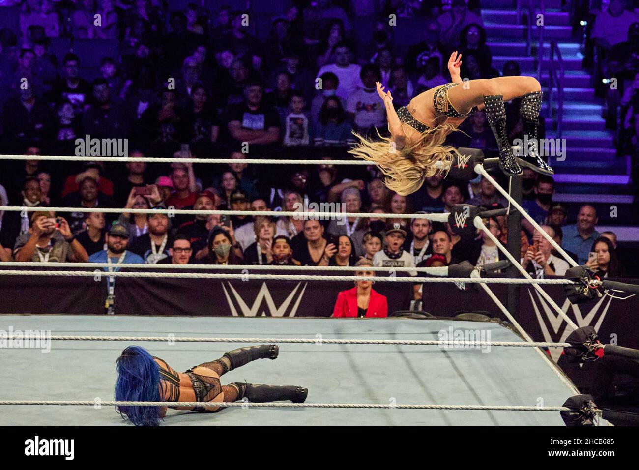 Tampa, Florida, USA. 26th Dec. 2021. Kofi Kingston vs Sami Zayn during WWE  fight at Amalie Arena. Credit: Yaroslav Sabitov/YES Market Media/Alamy Live  News Stock Photo - Alamy