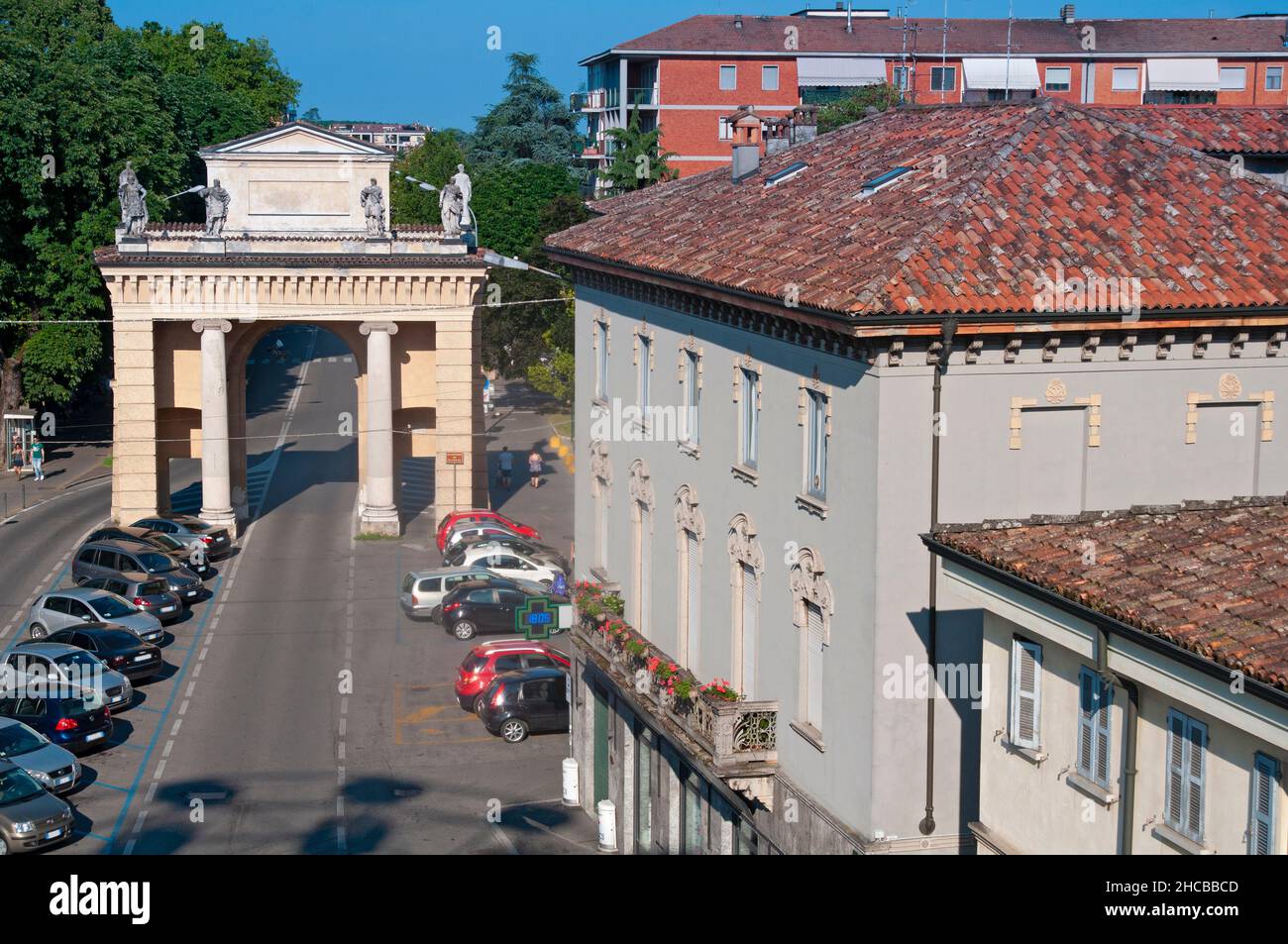 Italy, Lombardy, Crema, Arco di Porta Serio, City Gate by Faustino Rodi Architect, Statue Stock Photo