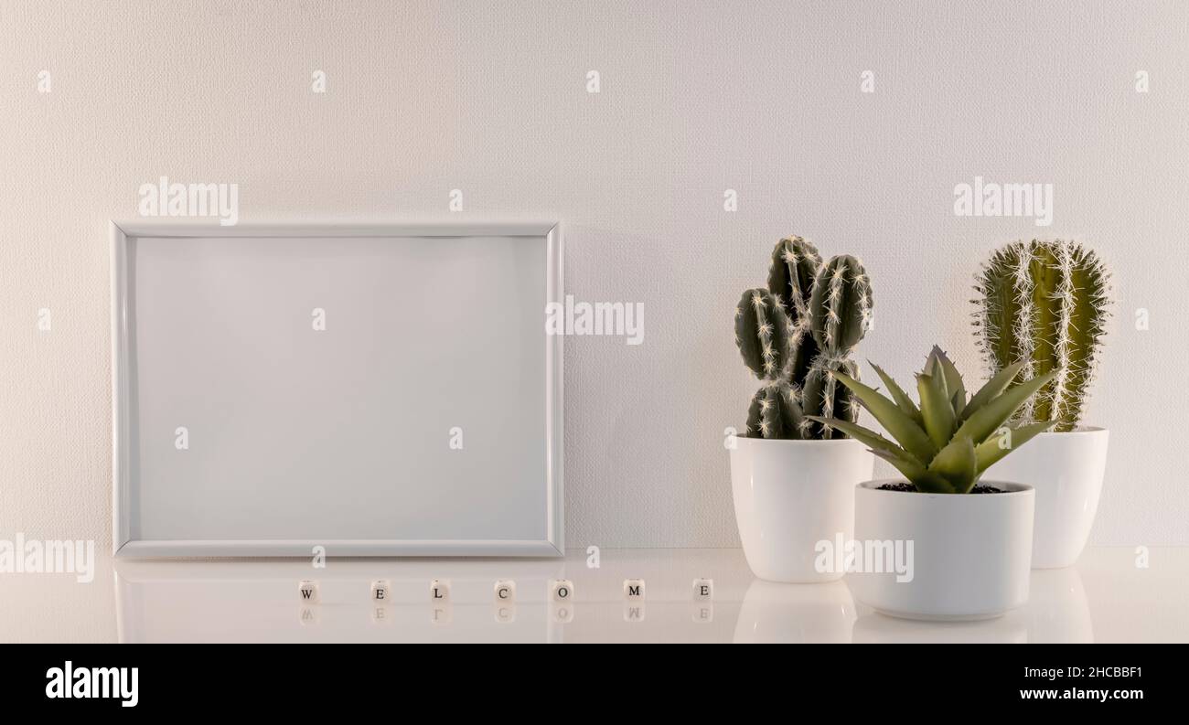 Empty photo frame to write a message, invitation, wishes, photography ...