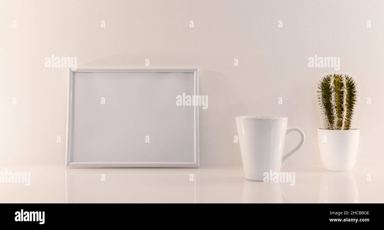 Empty photo frame to write a message, invitation, wishes, photography ...