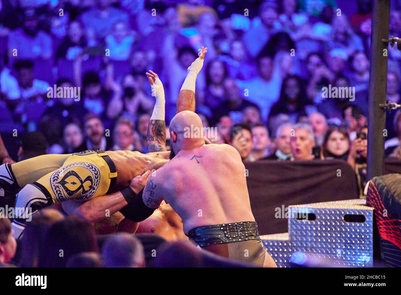 Tampa, Florida, USA. 26th Dec. 2021. The Viking Raiders vs Cesaro vs Los Lotharios during WWE fight at Amalie Arena. Credit: Yaroslav Sabitov/YES Market Media/Alamy Live News Stock Photo