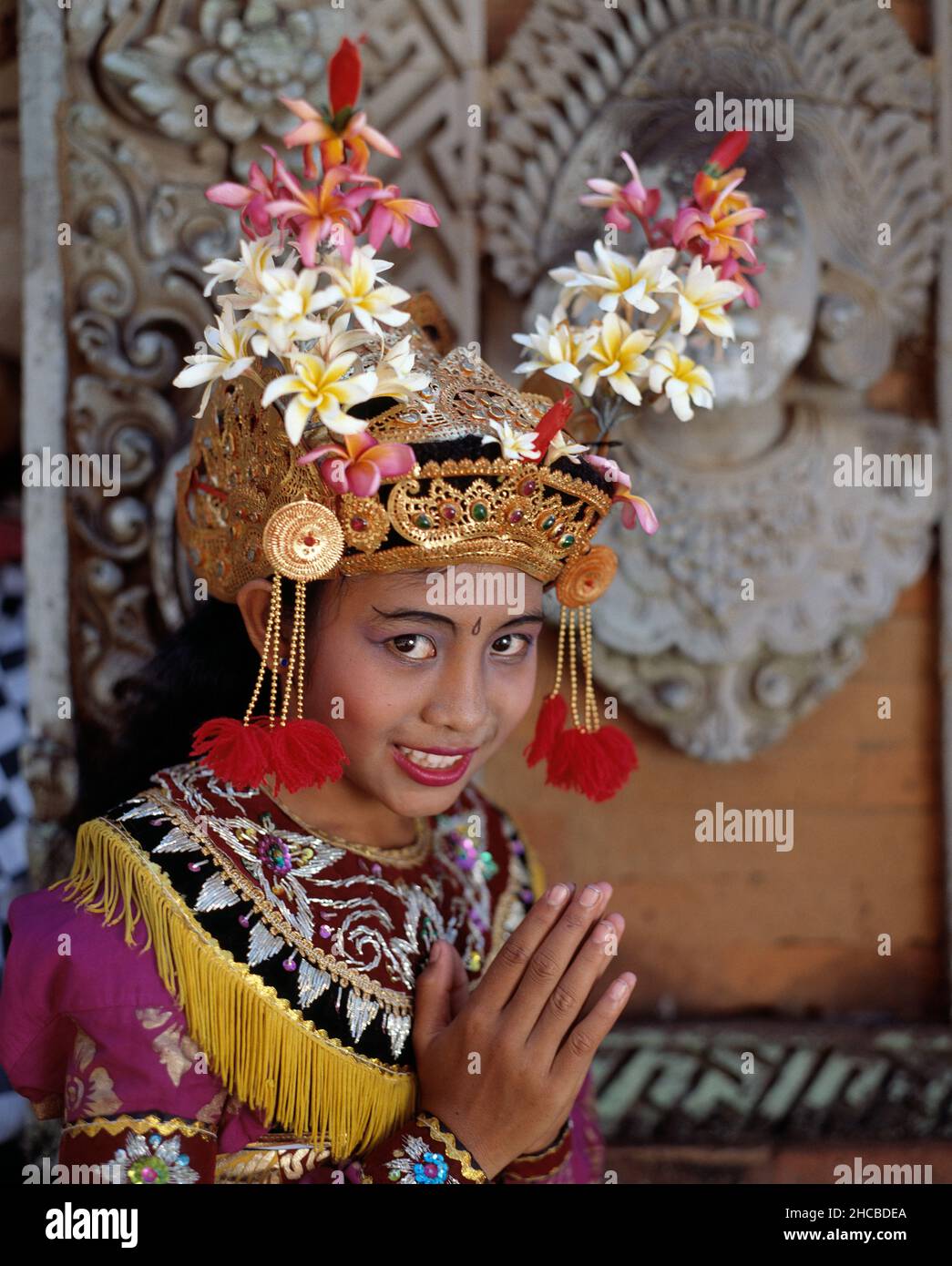 Young balinese dancer in costume hi-res stock photography and images ...