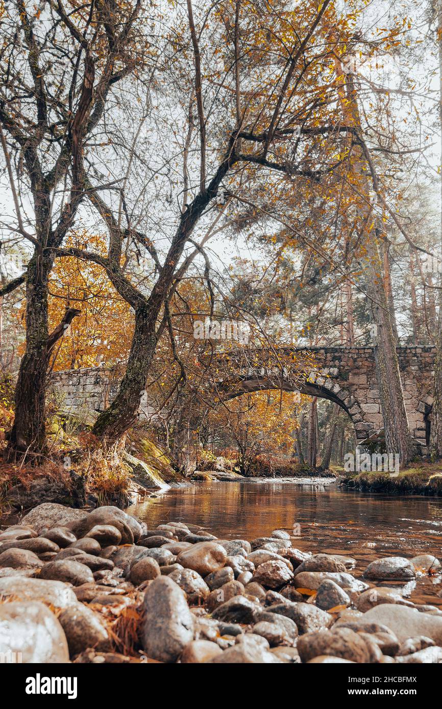 Old arch bridge hi-res stock photography and images - Alamy