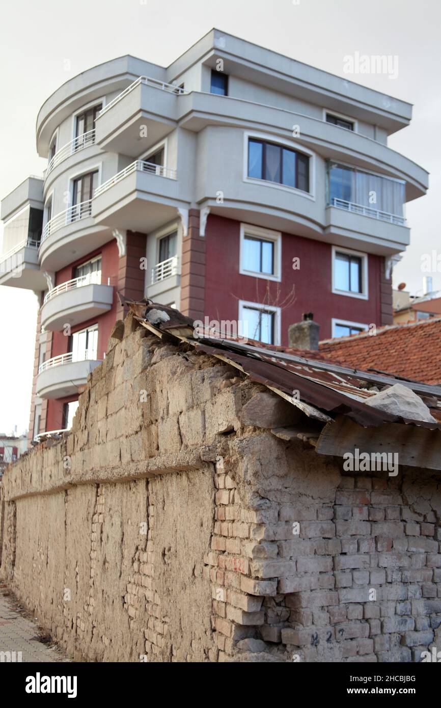 Old ruined brick apartment building hi-res stock photography and images ...