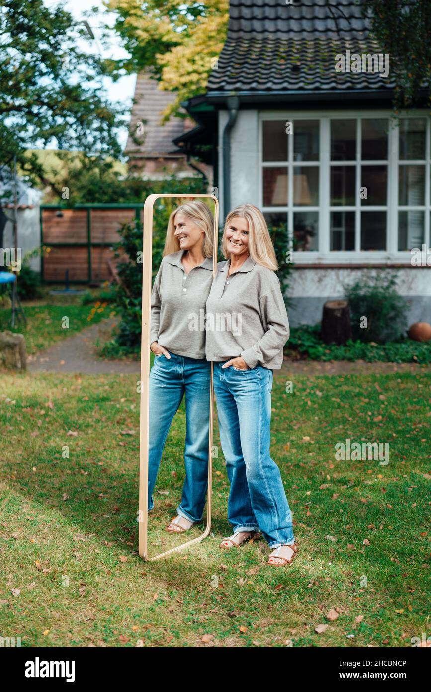 Backyard Atmosphere Hi res Stock Photography And Images Alamy backyard-atmosphere-hi-res-stock-photography-and-images-alamy