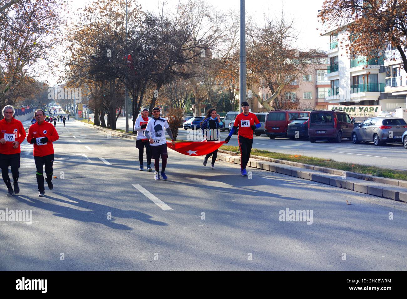 Ankara, Turkey. 27th Dec, 2021. 'Ataturk Kosusu° Run to honor Ataturk's coming to Ankara held by volunteer citizens Credit: Del Calle/Alamy Live News Stock Photo