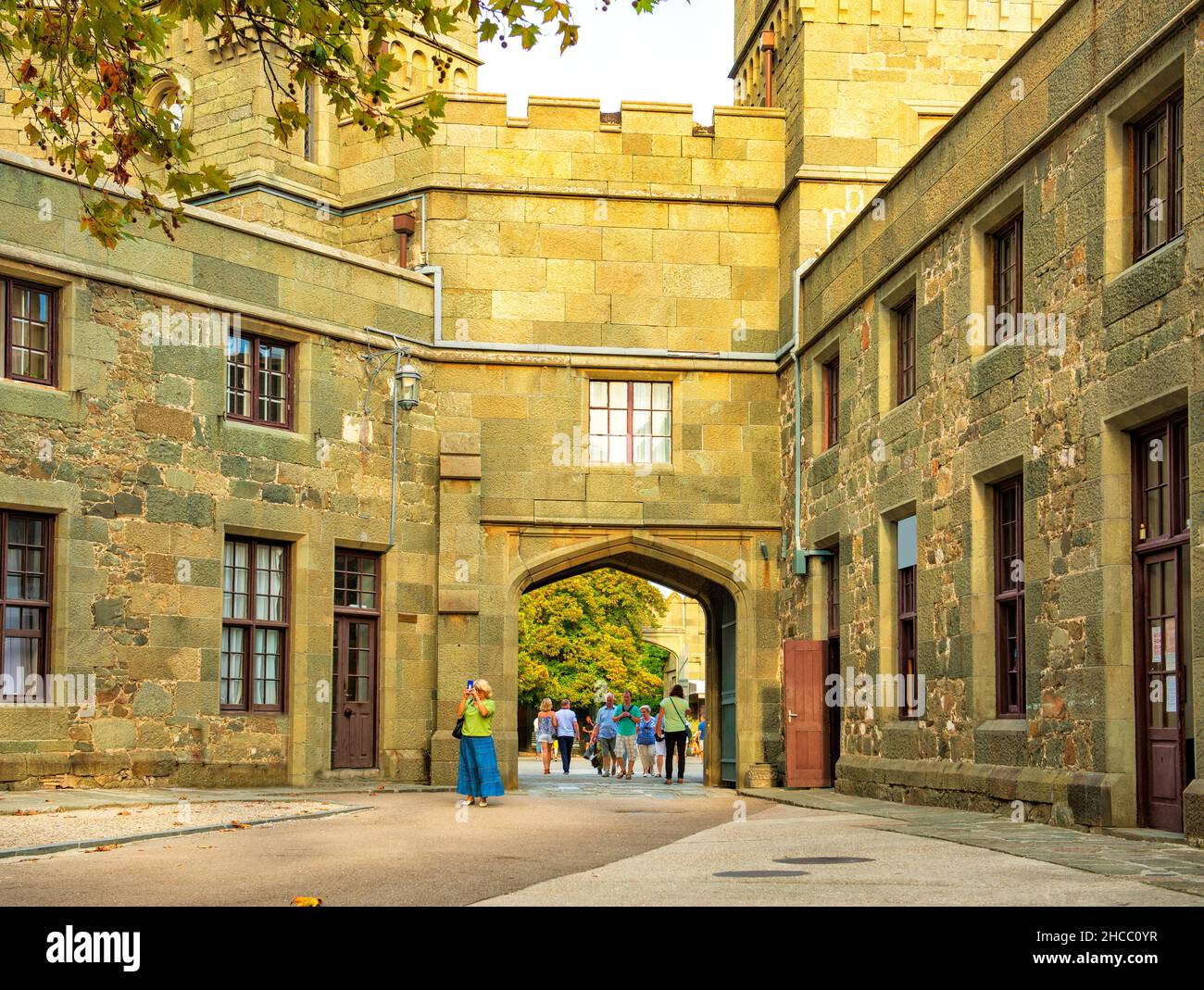 Courtyard medieval estate in hi-res stock photography and images - Alamy
