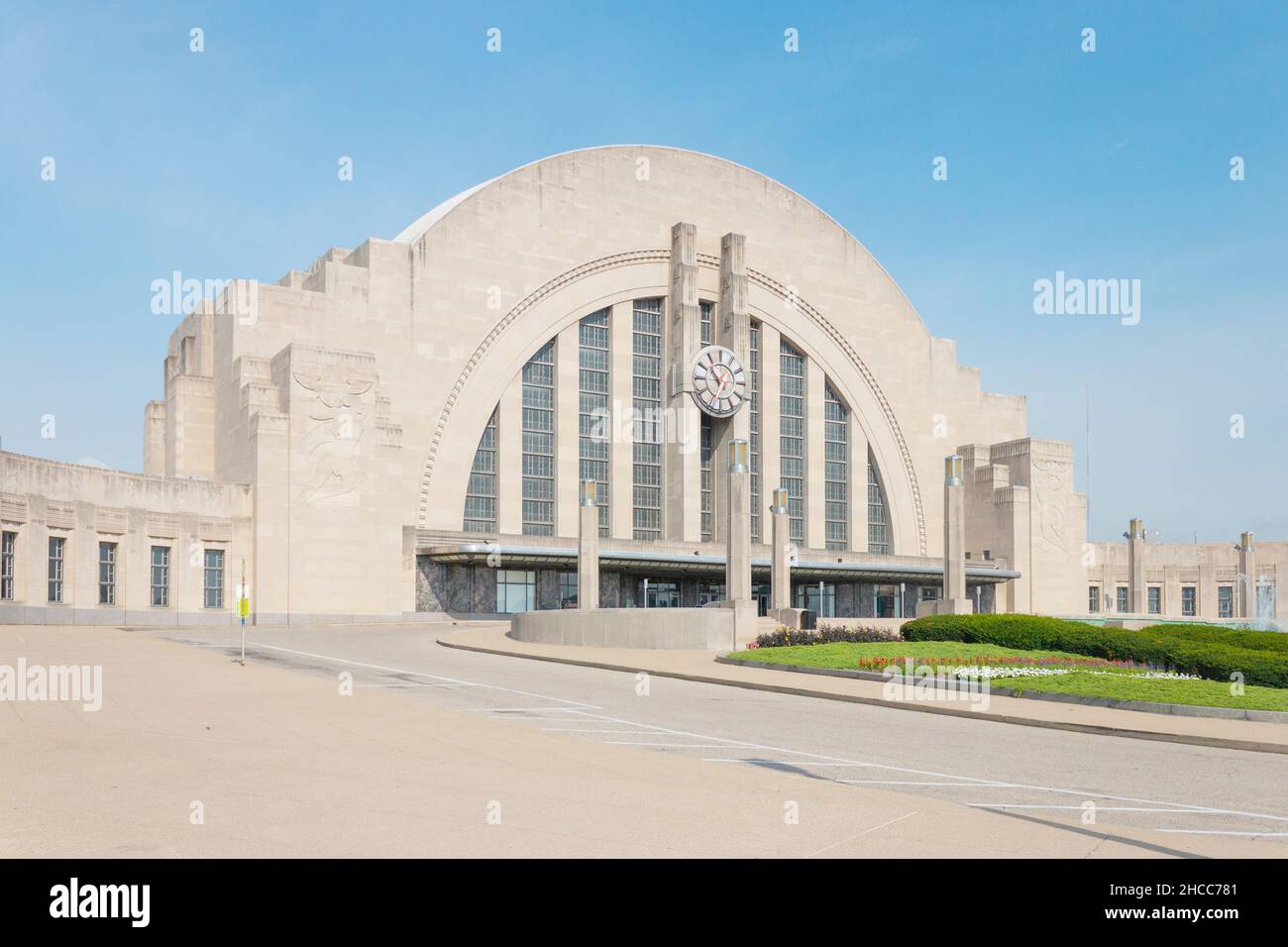 Cincinnati Union Terminal is an Art Deco intercity train station and