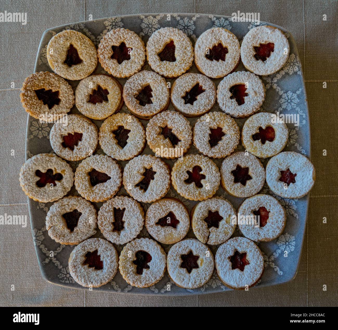 Linzer cookies kuchen cakes many on the plate Stock Photo