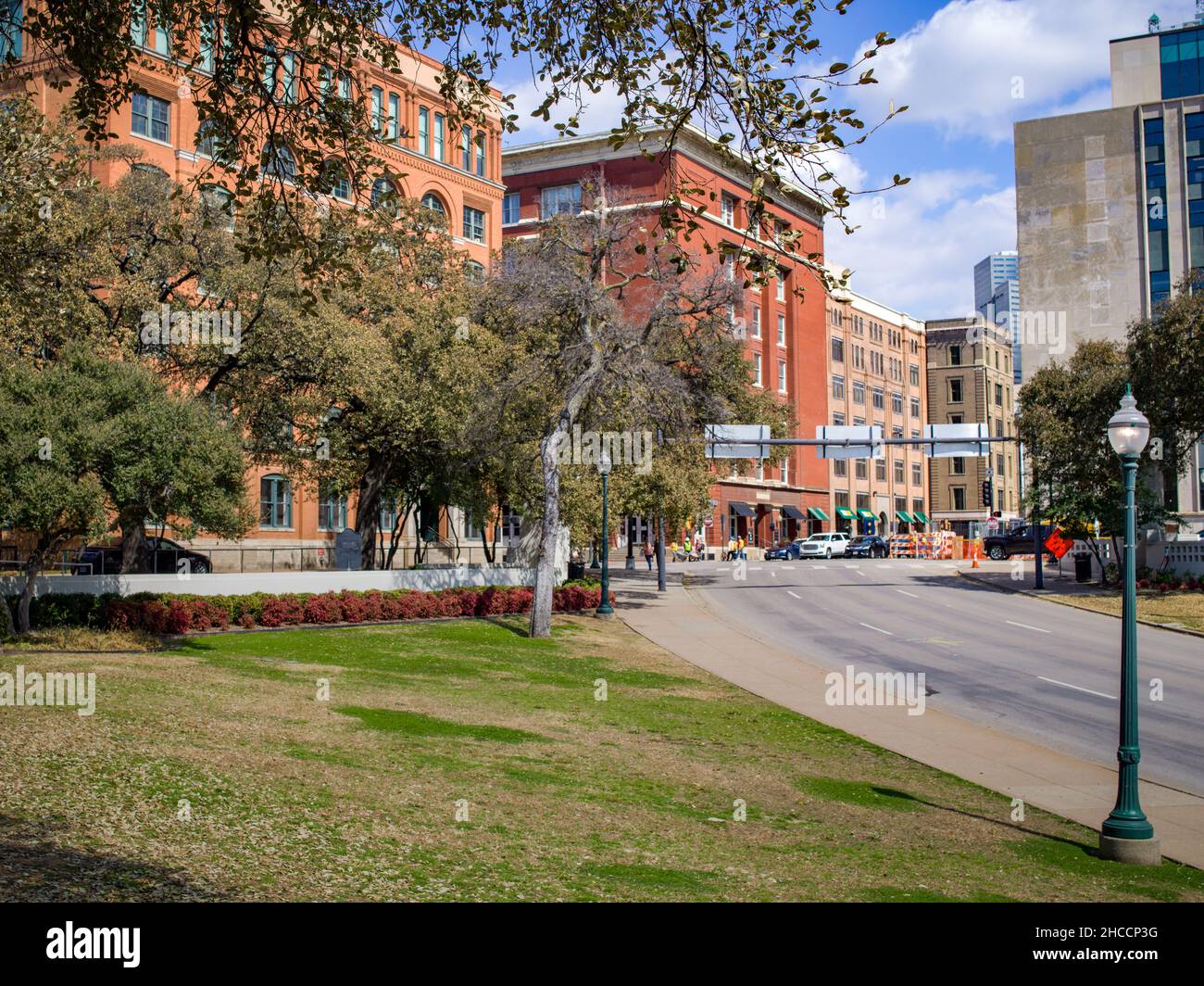 Dealey Plaza, with grassy knoll and Texas Schoolbook depository , the location of the assassination of United States President John F. Kennedy Stock Photo