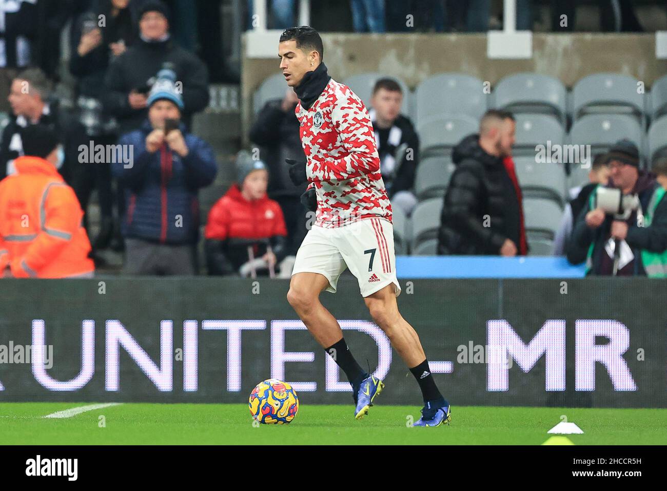 Cristiano Ronaldo #7 of Manchester United during the pre-game warmup in, on 12/27/2021. (Photo by Mark Cosgrove/News Images/Sipa USA) Credit: Sipa USA/Alamy Live News Stock Photo