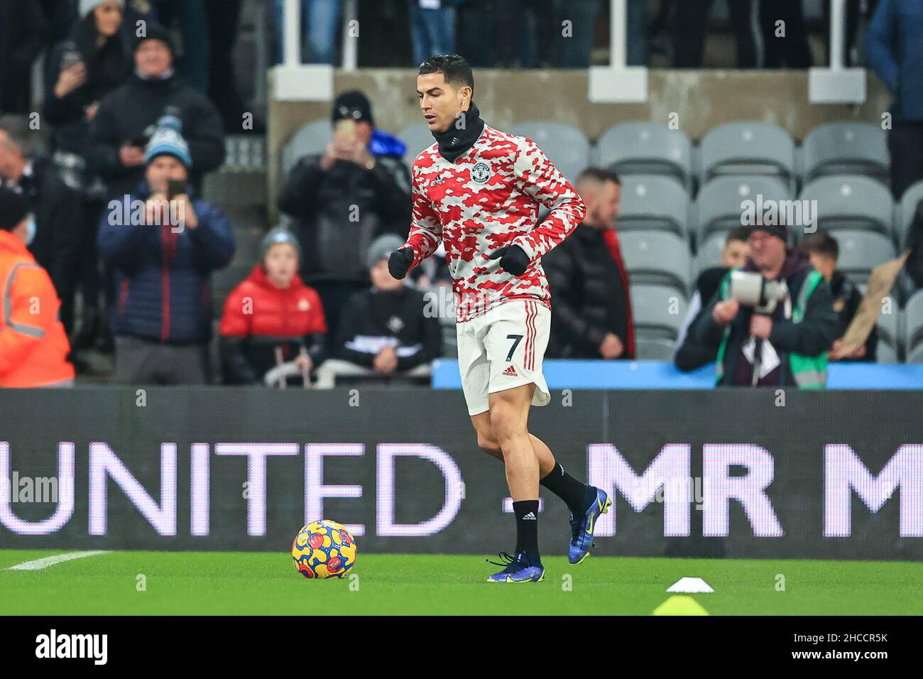 Cristiano Ronaldo #7 of Manchester United during the pre-game warmup in, on 12/27/2021. (Photo by Mark Cosgrove/News Images/Sipa USA) Credit: Sipa USA/Alamy Live News Stock Photo