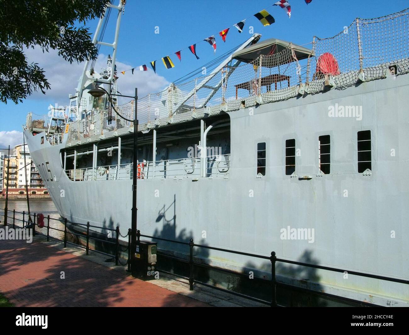 Sir galahad royal navy hires stock photography and images Alamy
