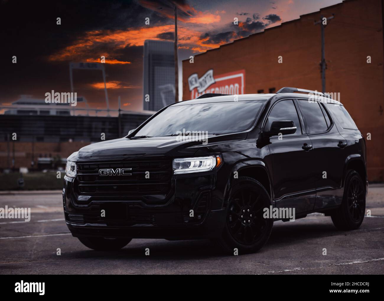 2021 gmc acadia denali suv with black exterior paint and black wheels
